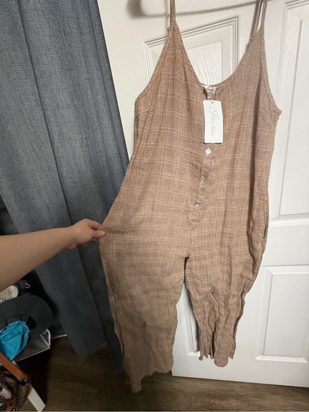 Le Paris Petit Linen Button-Front jumpsuit in Mauve-Beige